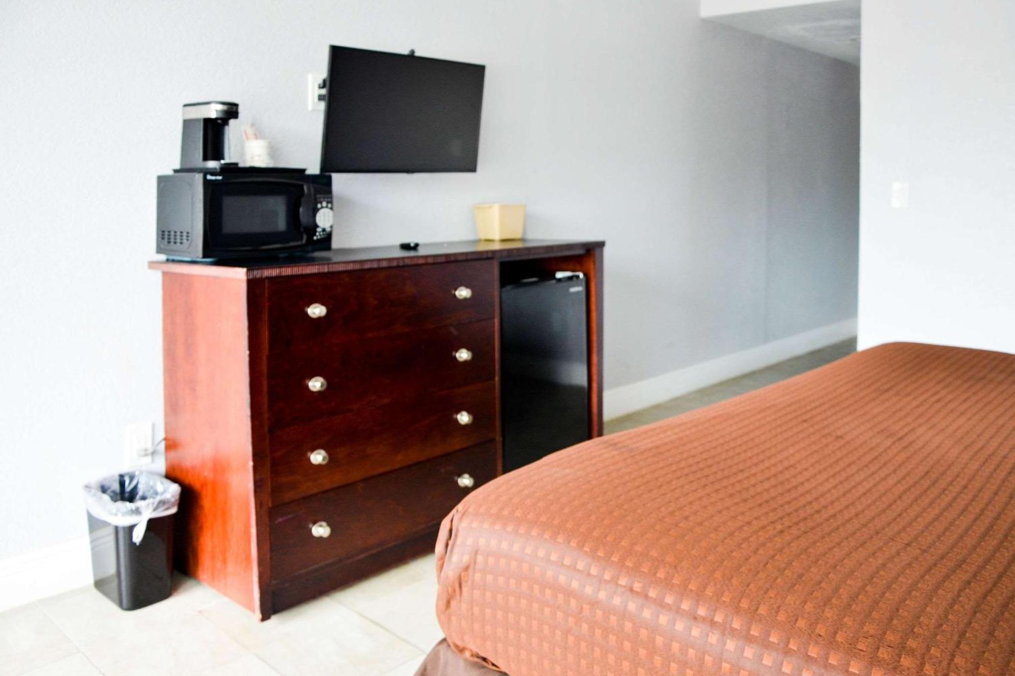 Rodeway Inn Sun City Center Luaran gambar